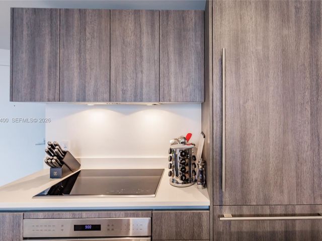 Apartment for rent  Unit #3703 - photo 7444252