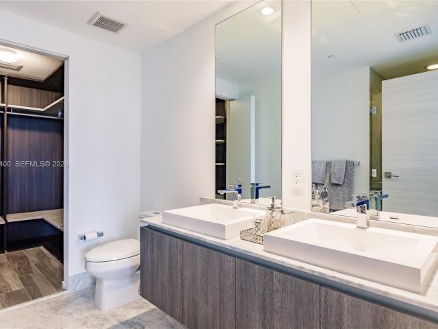 Apartment for rent  Unit #3703 - photo 7444256