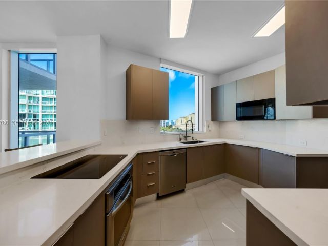 Apartment for sale  Unit #602 - photo 7443137