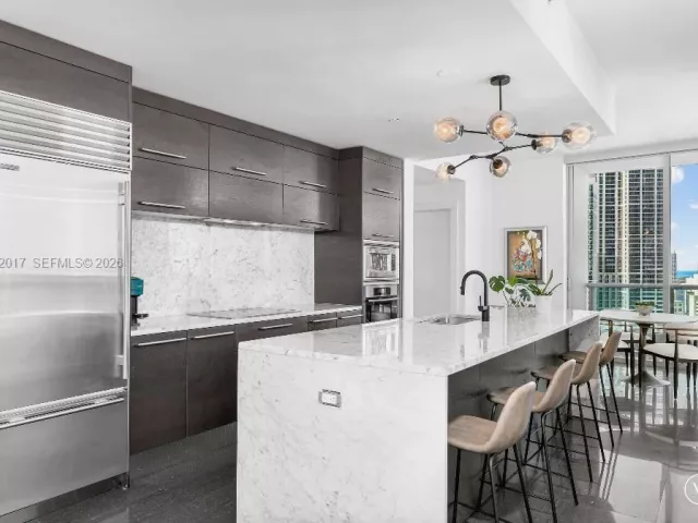 2-bedroom condo for sale in Miami - 900 Biscayne Blvd 3212 - MondialRealty