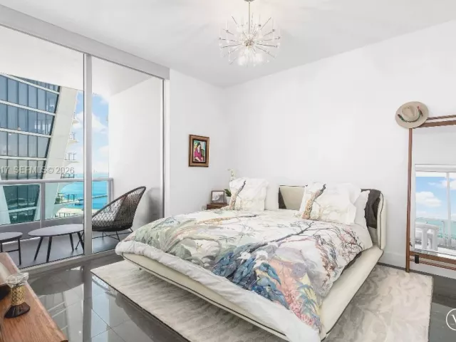 2-bedroom condo for sale in Miami - 900 Biscayne Blvd 3212 - MondialRealty