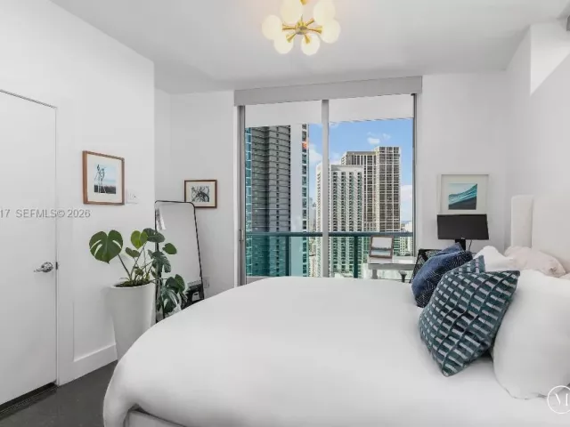 2-bedroom condo for sale in Miami - 900 Biscayne Blvd 3212 - MondialRealty