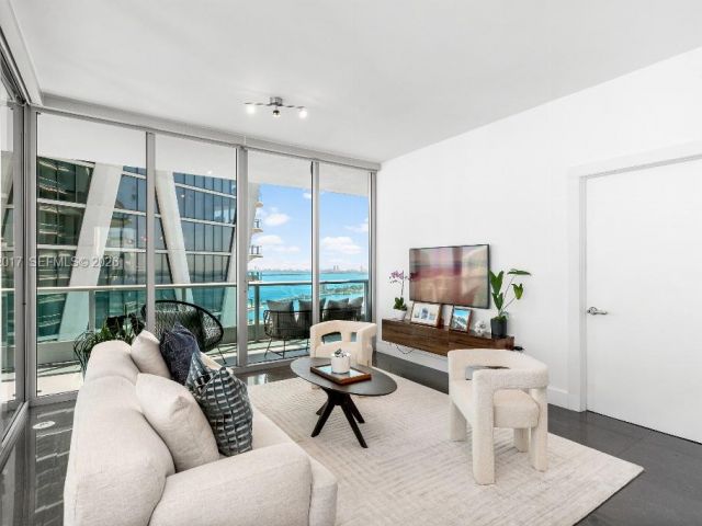 Apartment for sale  Unit #3212 - photo 7440973