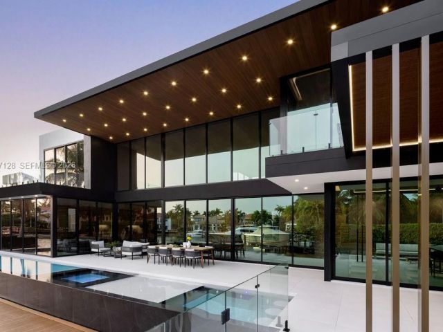 Home for rent at 1102 Washington St - photo 7462165