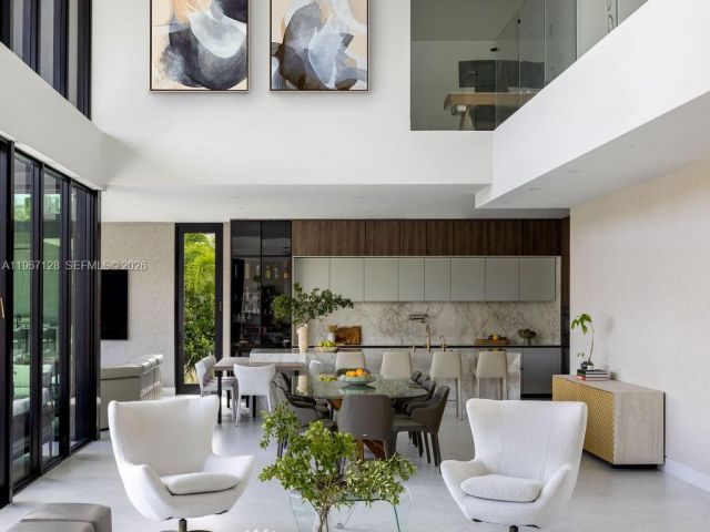 Home for rent at 1102 Washington St - photo 7462169