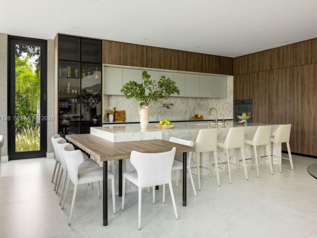 Home for rent at 1102 Washington St - photo 7462171