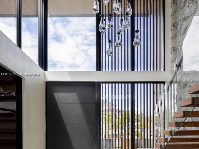 Home for rent at 1102 Washington St - photo 7462173