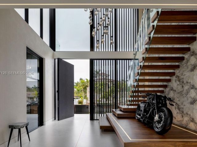 Home for rent at 1102 Washington St - photo 7462174