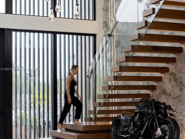 Home for rent at 1102 Washington St - photo 7462175