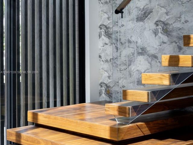 Home for rent at 1102 Washington St - photo 7462176