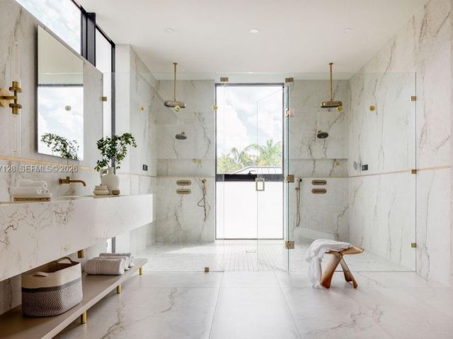 Home for rent at 1102 Washington St - photo 7462178