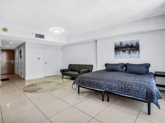 Apartment for rent  Unit #4507 - photo 7444735