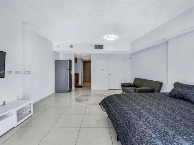 Apartment for rent  Unit #4507 - photo 7444736