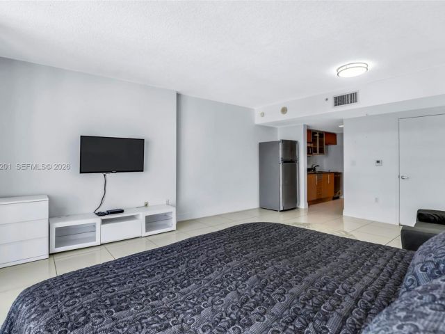 Apartment for rent  Unit #4507 - photo 7444738