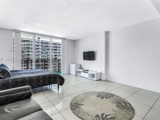 Apartment for rent  Unit #4507 - photo 7444739