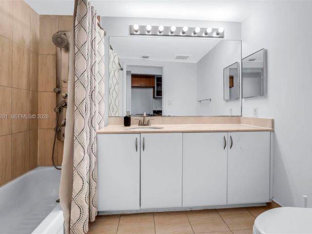 Apartment for rent  Unit #4507 - photo 7444741