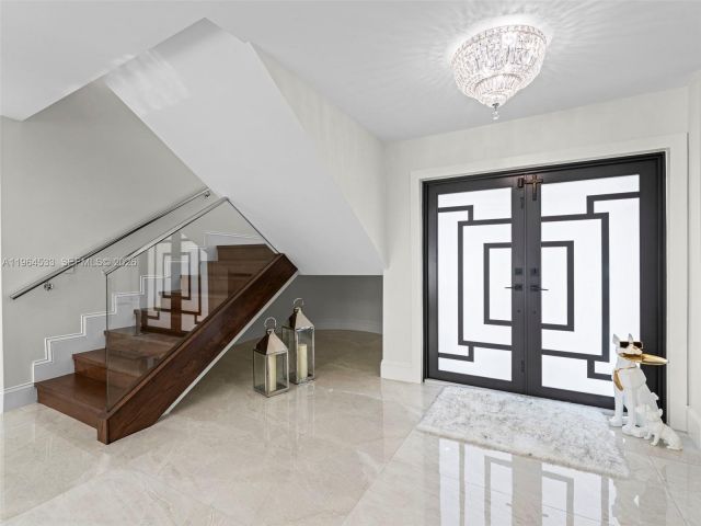 Home for sale at 6180 Pine Tree Dr - photo 7440337