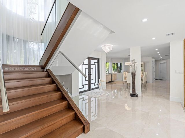 Home for sale at 6180 Pine Tree Dr - photo 7440341