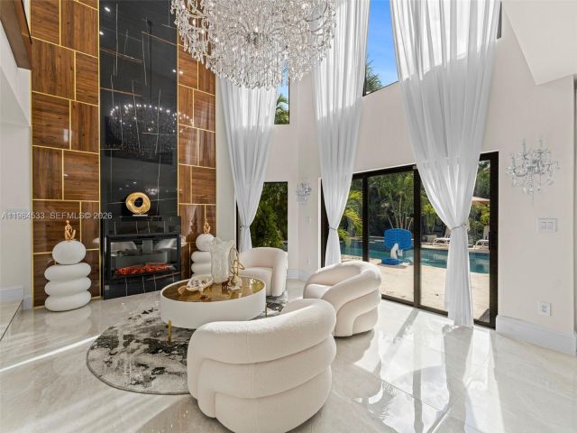 Home for sale at 6180 Pine Tree Dr - photo 7440345