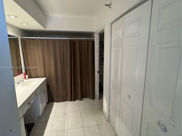 Apartment for sale  Unit #3003 - photo 7443445