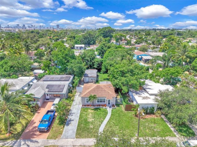 Home for rent at 2318 Washington St - photo 7449246