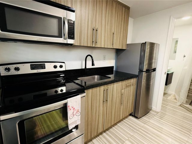 Home for rent at 2318 Washington St - photo 7449264