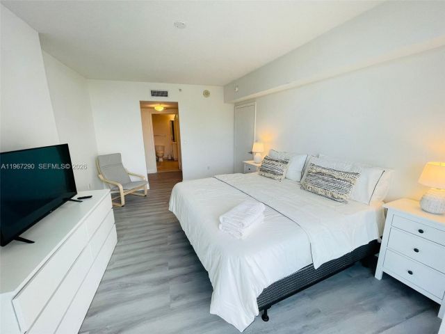 Apartment for sale  Unit #2710 - photo 7447780