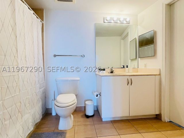 1-bedroom condo for sale in Miami - 1750 N Bayshore Dr 2710 - MondialRealty