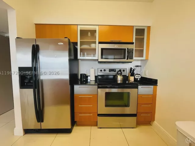 1-bedroom condo for sale in Miami - 1750 N Bayshore Dr 2710 - MondialRealty