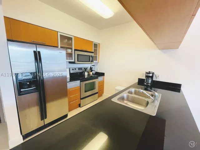 1-bedroom condo for sale in Miami - 1750 N Bayshore Dr 2710 - MondialRealty