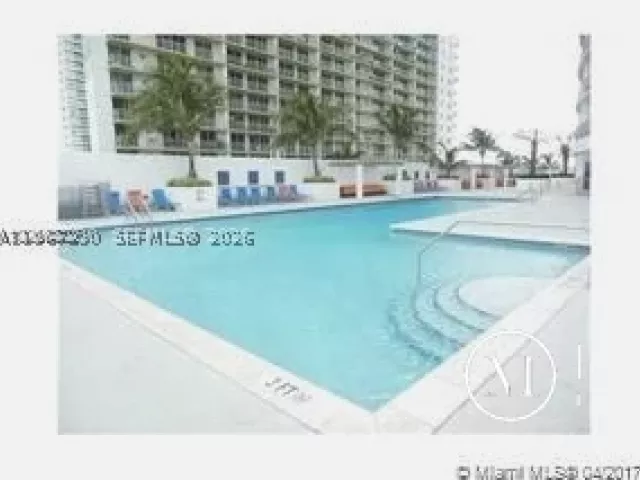 1-bedroom condo for sale in Miami - 1750 N Bayshore Dr 2710 - MondialRealty