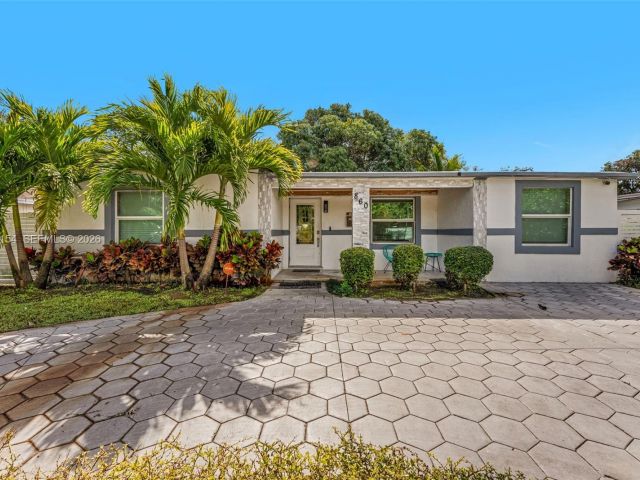 Home for sale at 860 NE 142nd St - photo 7442960