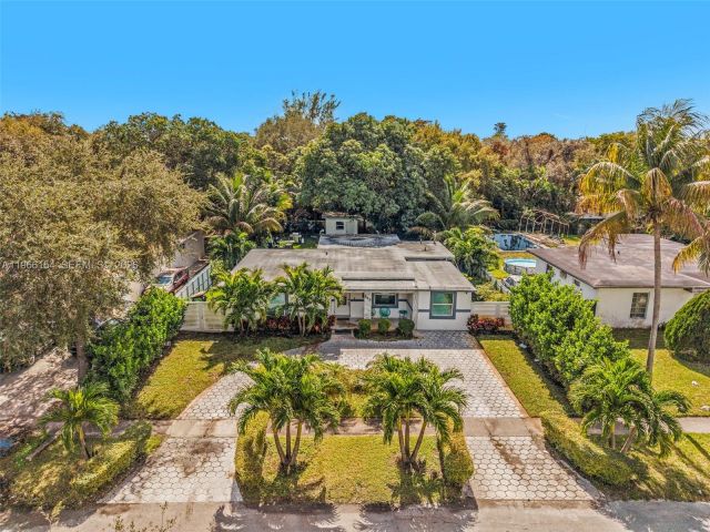 Home for sale at 860 NE 142nd St - photo 7442976