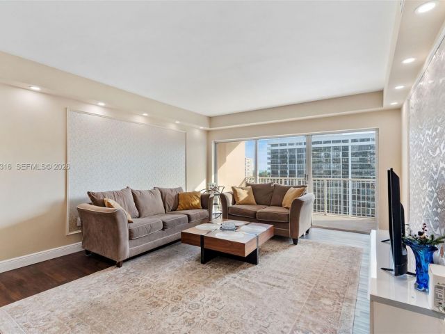 Apartment for rent  Unit #9G - photo 7500681