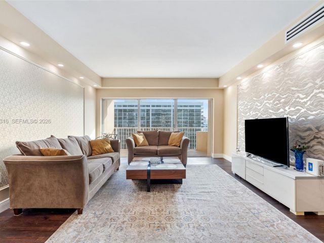 Apartment for rent  Unit #9G - photo 7500683