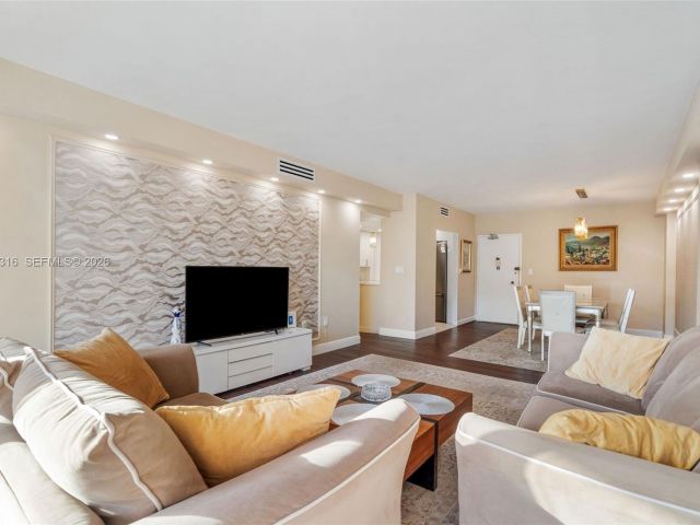 Apartment for rent  Unit #9G - photo 7500685