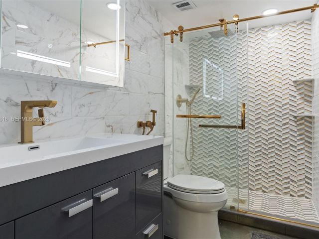 Apartment for rent  Unit #9G - photo 7500697