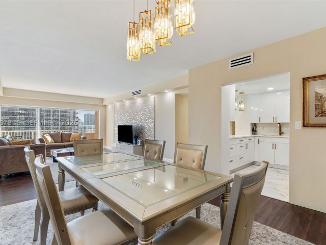 2-bedroom condo for rent in Hallandale Beach - 1985 S Ocean Dr 9G - MondialRealty
