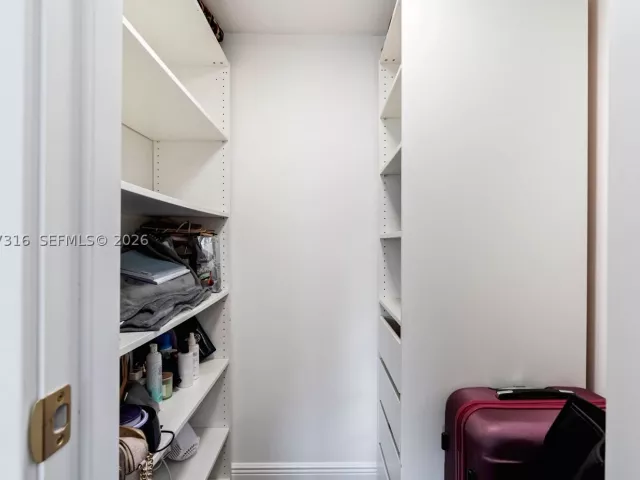 2-bedroom condo for rent in Hallandale Beach - 1985 S Ocean Dr 9G - MondialRealty