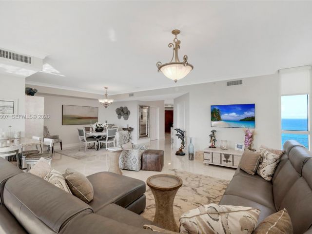 Apartment for sale  Unit #1406 - photo 7442540