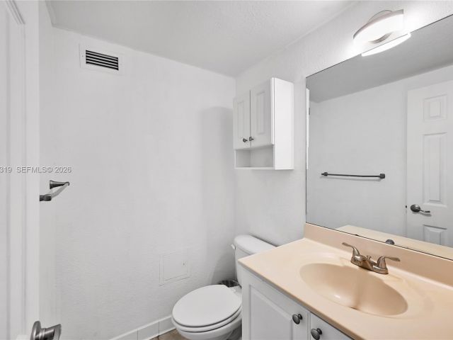 Apartment for rent  Unit #PH30 - photo 7444374