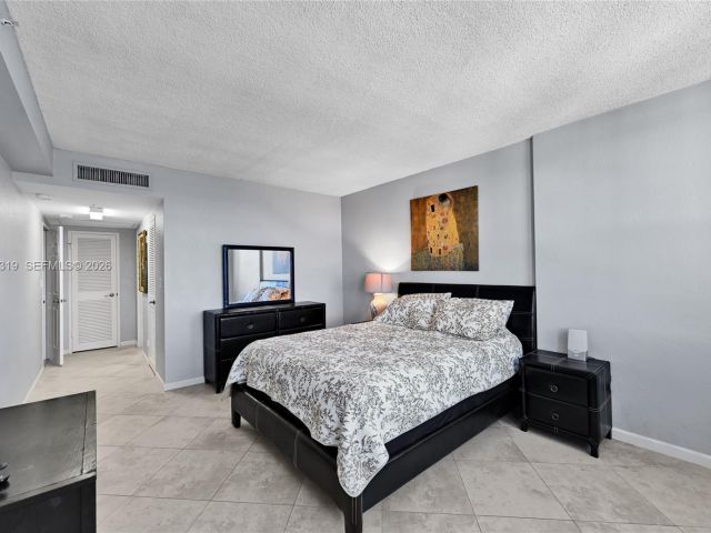 Apartment for rent  Unit #PH30 - photo 7444376