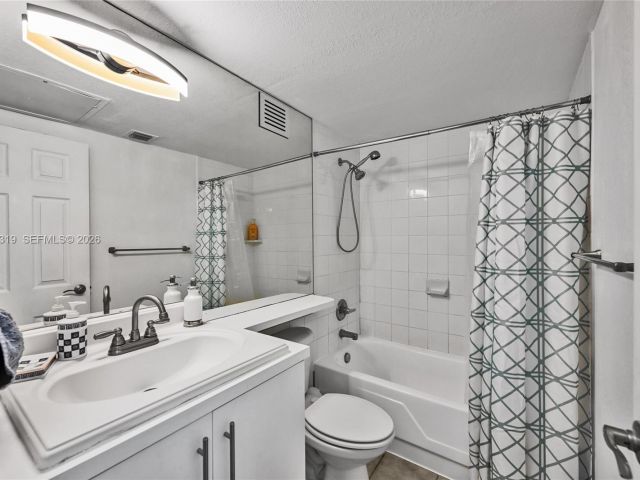 Apartment for rent  Unit #PH30 - photo 7444379