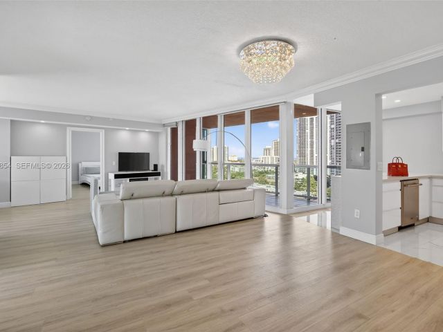 Apartment for sale  Unit #1501 - photo 7503265