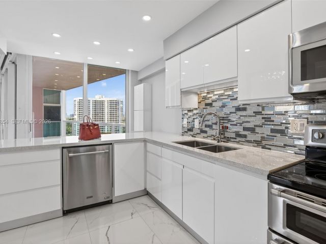 Apartment for sale  Unit #1501 - photo 7503273