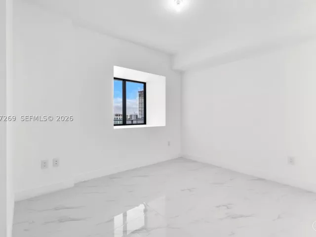 2-bedroom condo for sale in Miami - 700 NE 24th ST 1806 - MondialRealty