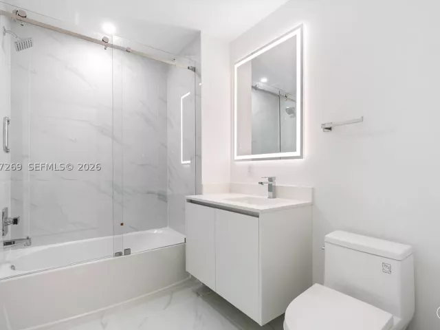 2-bedroom condo for sale in Miami - 700 NE 24th ST 1806 - MondialRealty