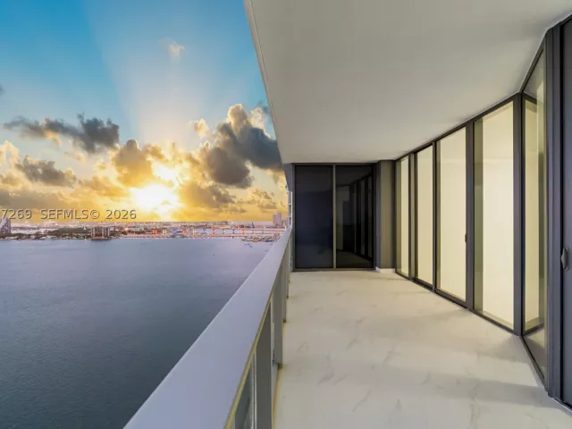 2-bedroom condo for sale in Miami - 700 NE 24th ST 1806 - MondialRealty