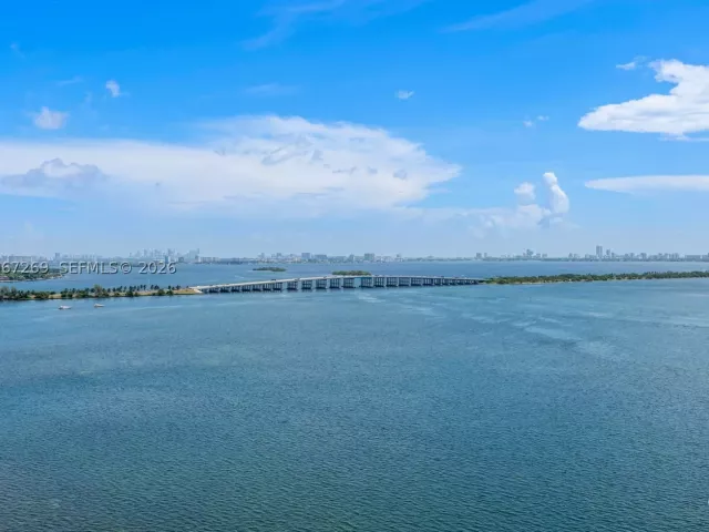 2-bedroom condo for sale in Miami - 700 NE 24th ST 1806 - MondialRealty