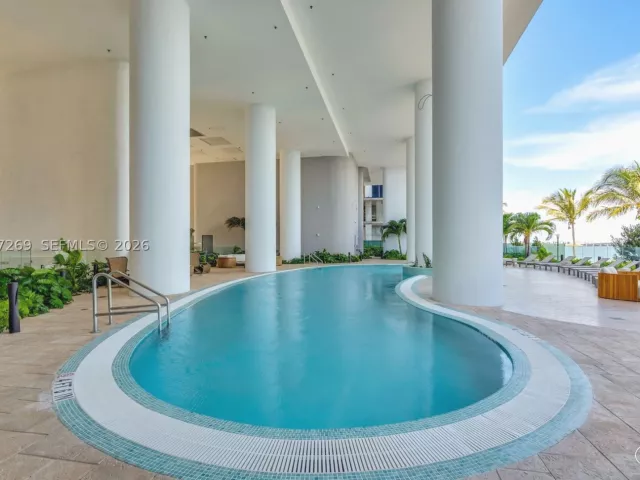 2-bedroom condo for sale in Miami - 700 NE 24th ST 1806 - MondialRealty